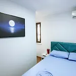Apartment Urban Oasis Center