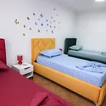 Urban Oasis Center Apartment