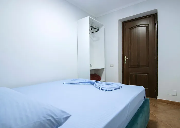 Urban Oasis Center * تيرانا